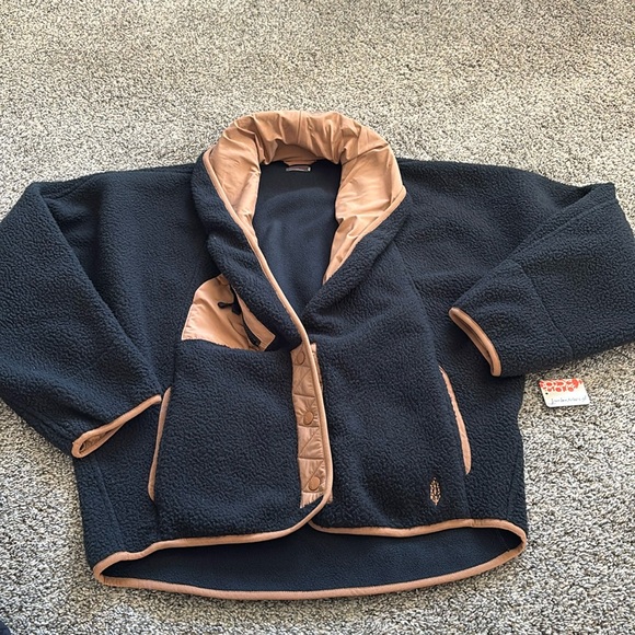 FP Movement by Free People Jackets & Blazers - FP Movement Hit The Slopes Shaw jacket size XS NWT